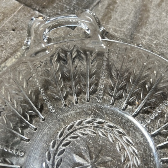 Vintage Glass Leaf Design Bowl with Handles - Picture 3 of 5